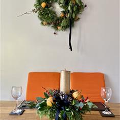Festive table table and matching wreath 
